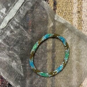 💙🤎💚Elegant Multicolor Glass Beaded Bracelet from Nepal